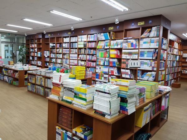 용인시, 시 서점협동조합서 120명에 10만원 어치 도서이용권 지원