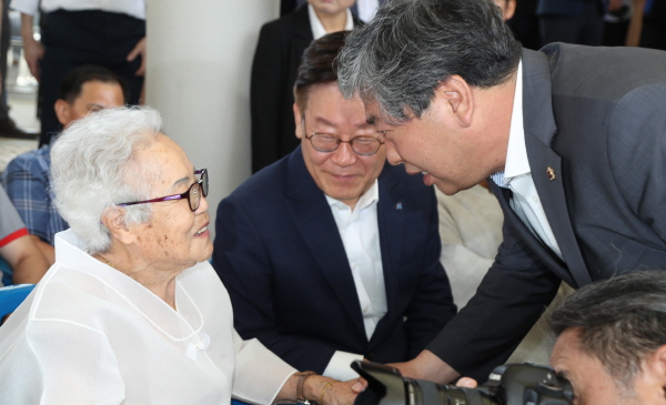 송한준 의원, 일본군 성노예 피해자 기림행사 참석