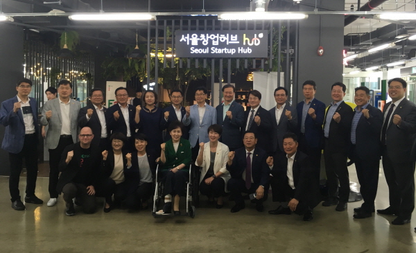 경기도의회 경제노동위원회, 서울시의회 기획경제위원회와 창업현장 방문