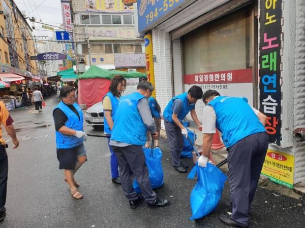 하남 신장1동, 경기 청소의 날 맞아 이면도로 등 정화활동