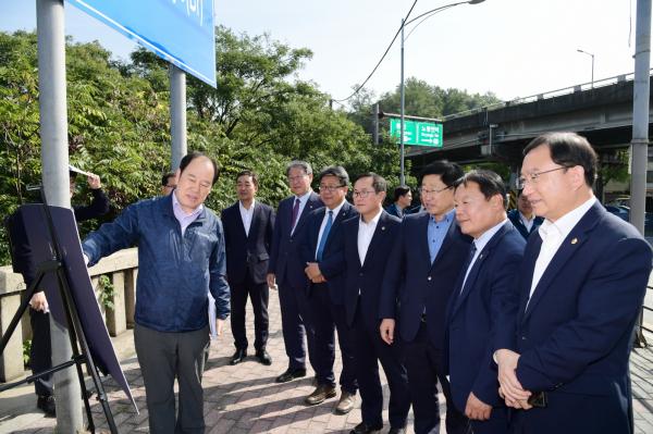 노들섬 특화공간 조성사업 및 백년다리 현장 방문 모습