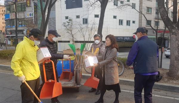 공공근로 및 지역공동체 일자리 참여자에게 황사마스크 지급