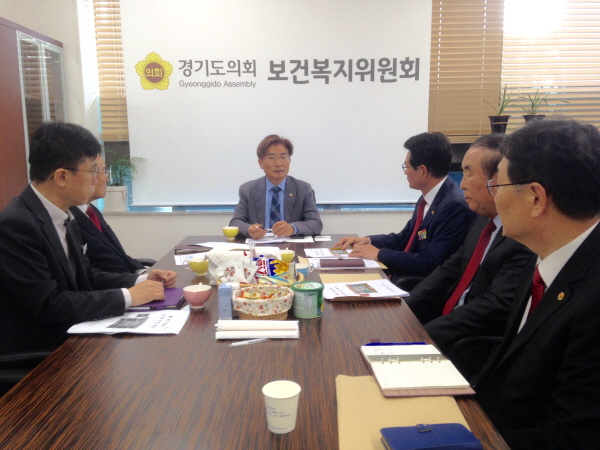 정희시 경기도의회 보건복지위원장, 국가유공자 선양사업 현안 논의