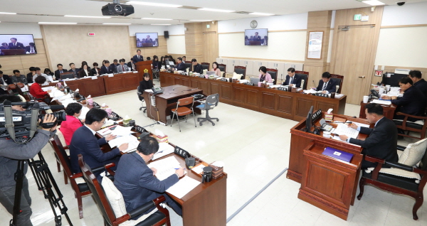경기도의회 의회운영위원회, 행정사무감사서 도정 여론조사, 홍보 등 내실화 위한 대책 마련 촉구