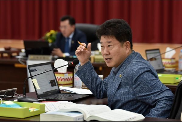 경기도의회 안전행정위원회 최갑철 의원, 상임위 위원들의 투표 통해‘2019 행정사무감사 우수위원’으로 선정