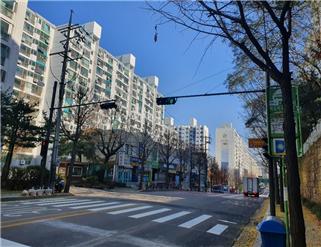 방학3동 청구아파트 횡단보도 및 교통신호등이 설치 모습