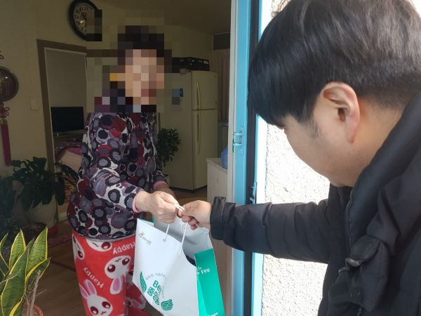 동두천시 중앙동 페리카나, 저소득층 가구에게 치킨 전달