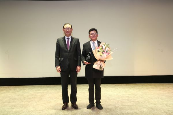 경기도의회 박근철 안전행정위원장, 의왕도시공사로부터 감사패 받아