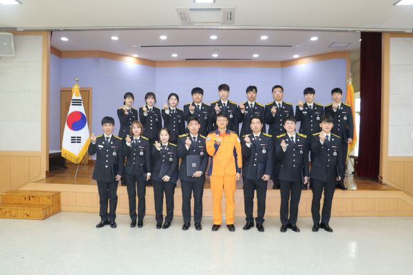 신규 소방공무원 16명에 대한 임용 신고식 개최