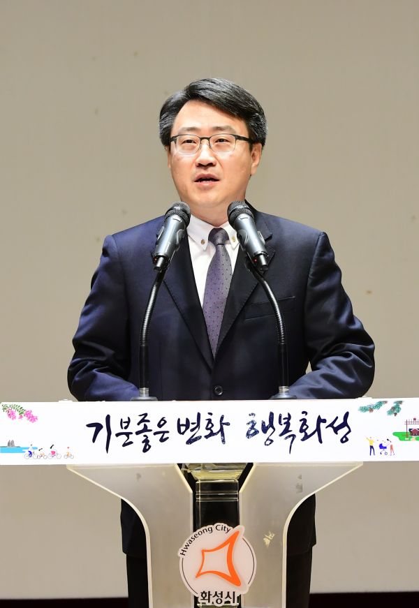 취임사를 하고 있는 임종철 신임 부시장
