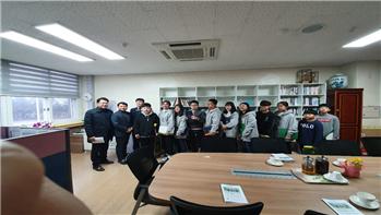 안성소방서 공단남성의용소방대 대덕초등학교 졸업생들에게 장학금 전달
