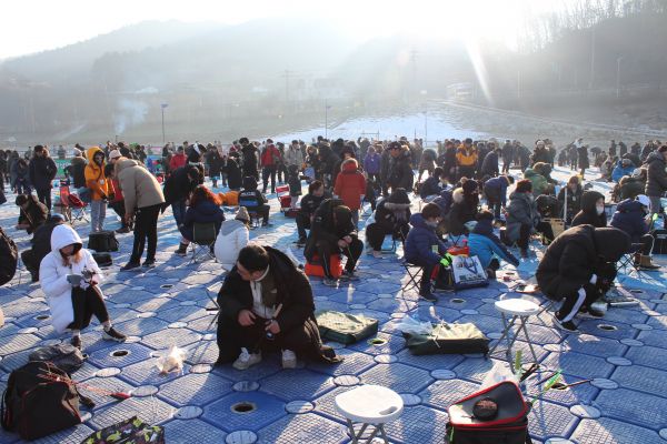 홍천강 꽁꽁축제 부교낚시터, 루어낚시터 흥행몰이