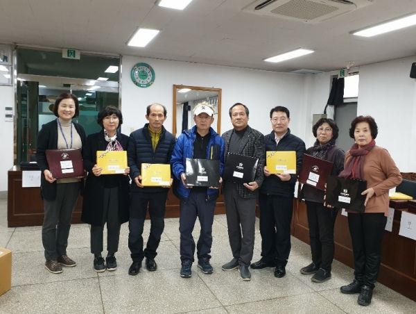 안성시 미양면 도덕성회복운동협의회, 장수어르신 설명절 선물 전달