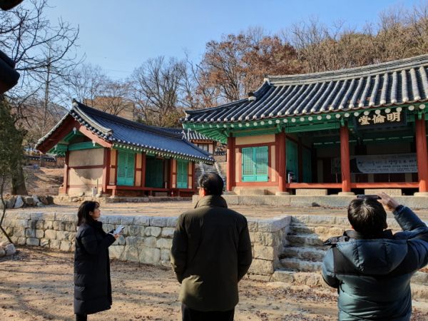 고양시는 동절기를 대비해 관내 소재한 문화재의 안전 점검을 실시하고 있다고 밝혔다.