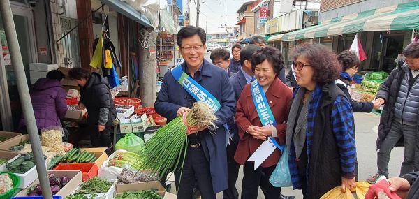안호영 의원, 설맞이 장보기 행사 가져
