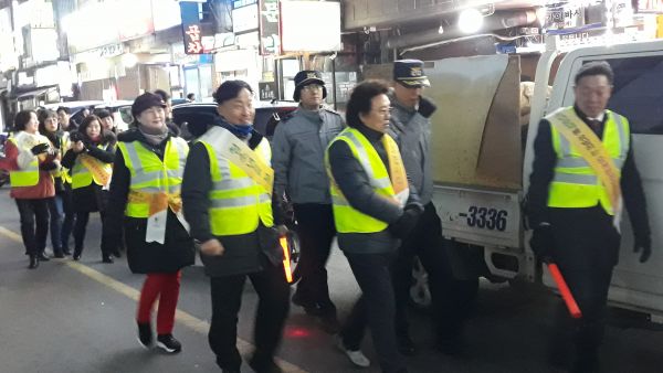 광명시 하안3동 청소년지도협의회, 관내 지구대와 손잡고 ‘설명절 청소년 탈선예방 캠페인’전개