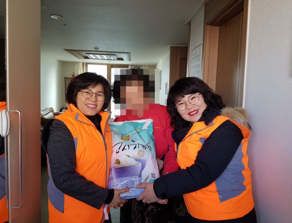 장기동지역사회보장협의체, ‘사랑의 쌀 나눔 봉사’로 따뜻한 겨울나기