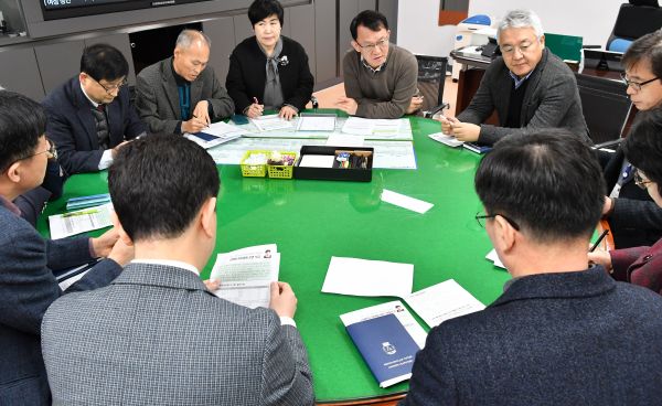 조청식 제1부시장이 긴급 대책회의에서 발언하고 있다.