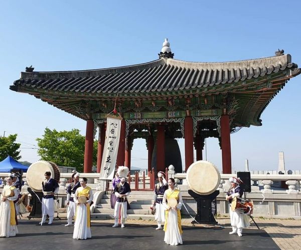 파주시는 ‘2020 파주평화 예술한마당’에 참여할 예술단체를 모집한다.
