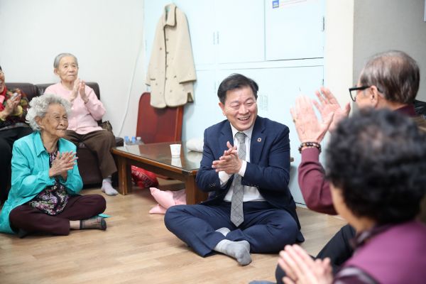경로당 방문 모습