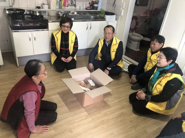 파주시 광탄면 독거어르신 설명절 맞이 음식 나눔행사