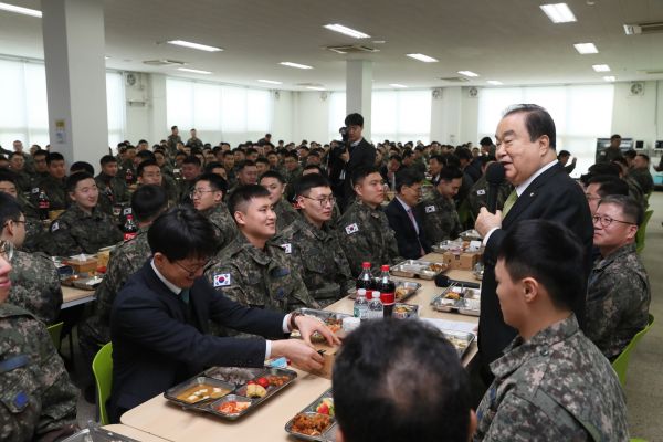 장병들과 오찬