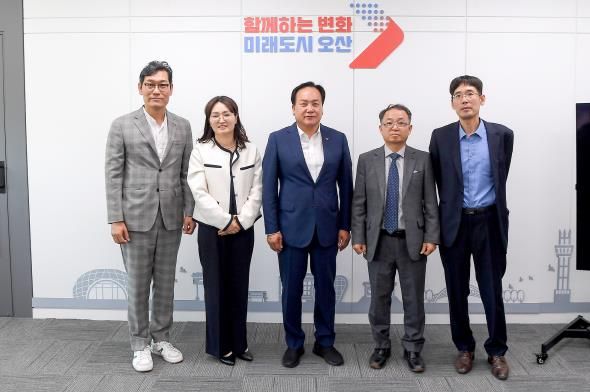 이권재 오산시장, 신임학교장과 소통 간담회 개최