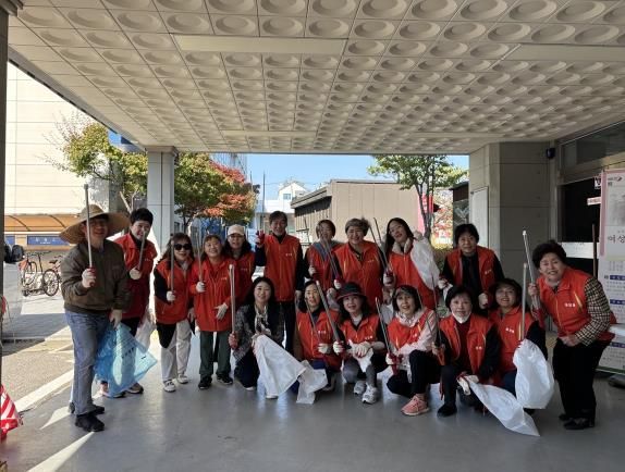 오산시 중앙동 통장봉사단, 환경정화 활동 실시