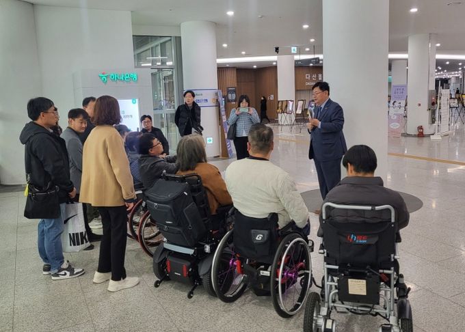 이선구 의원, 복지예산 축소 문제 현장과 논의