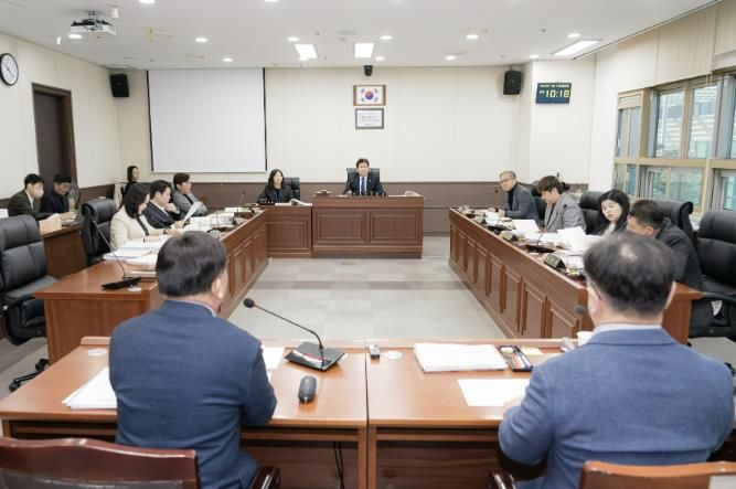 용인특례시의회 자치행정위원회, 행정사무감사 1일차