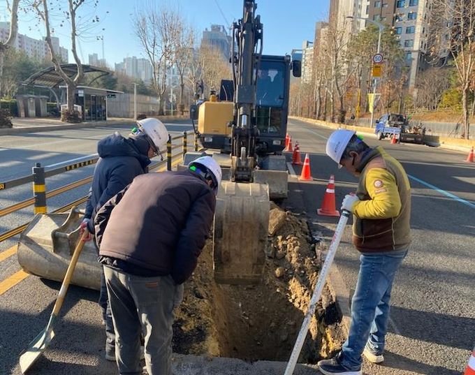 지하 공간 탐사 모습