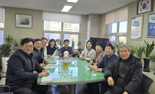 부천시는 지난 13일 관내 재개발·재건축사업을 이끄는 조합장 및 추진위원장을 초청해 간담회를 열었다.