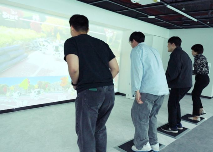 디지털혁신교육센터에서 '디지털그라운드' 체험을 진행하고 있다.