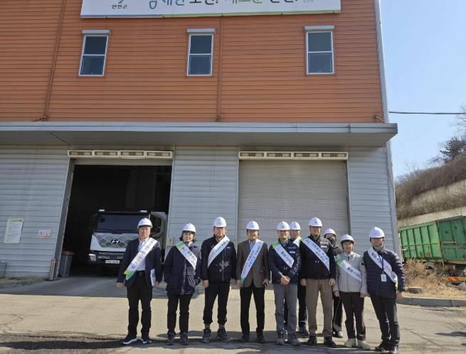 연천군, 근로자대표와 함께 자원새롬센터 안전 점검…실효성 있는 현장 개선 추진