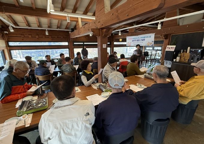 안성시동부무한돌봄네트워크팀, 2026년 노인일자리 및 사회활동지원사업 상반기 팀장 간담회 개최