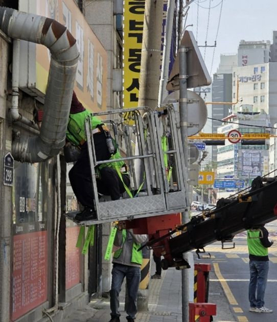 수원시 팔달구, 여름철 풍수해 대비 옥외광고물 특별 안전 점검 실시